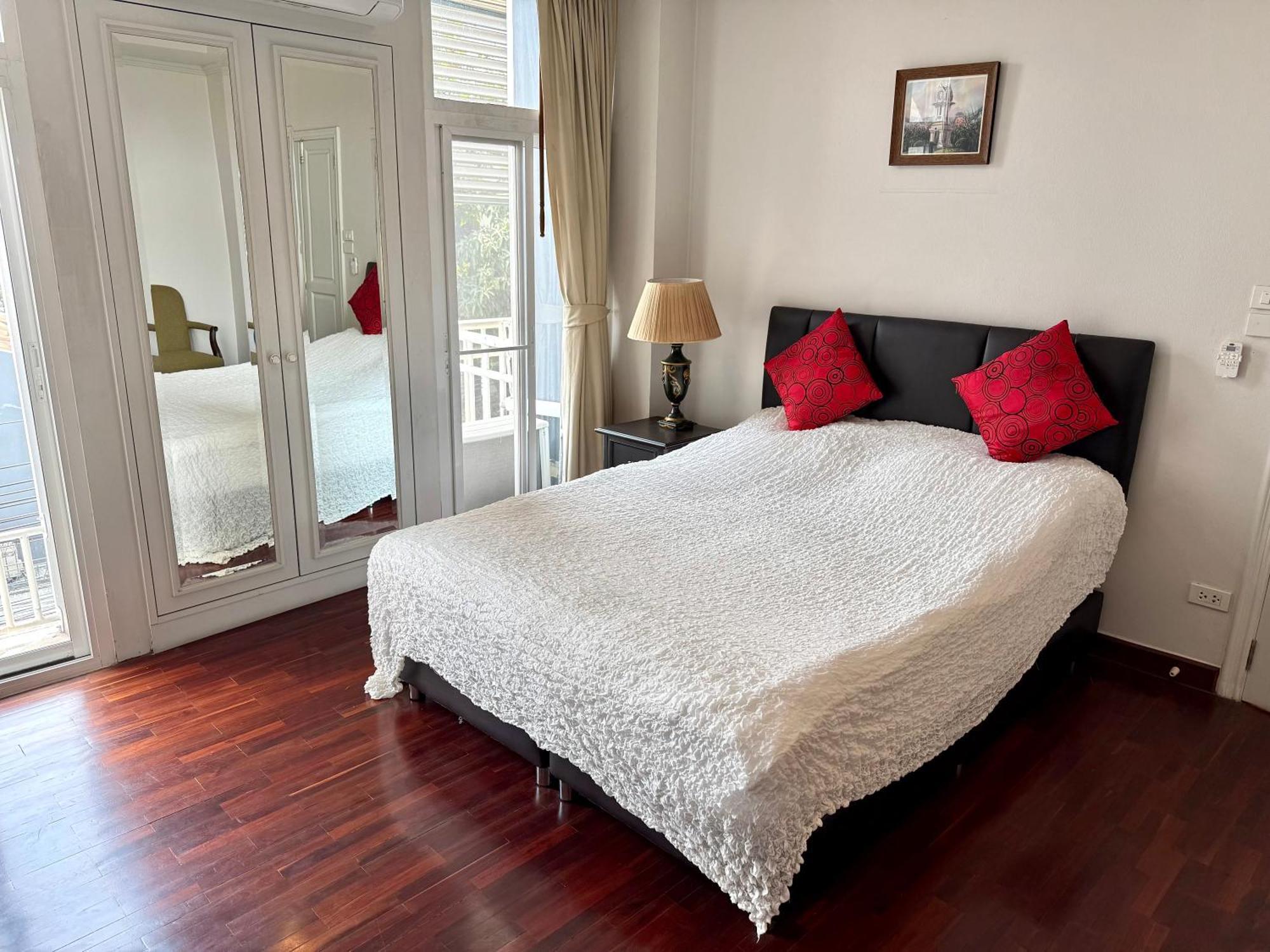 בנגקוק Samsen Suites Spacious 2Br Contemporary Thai Style מראה חיצוני תמונה