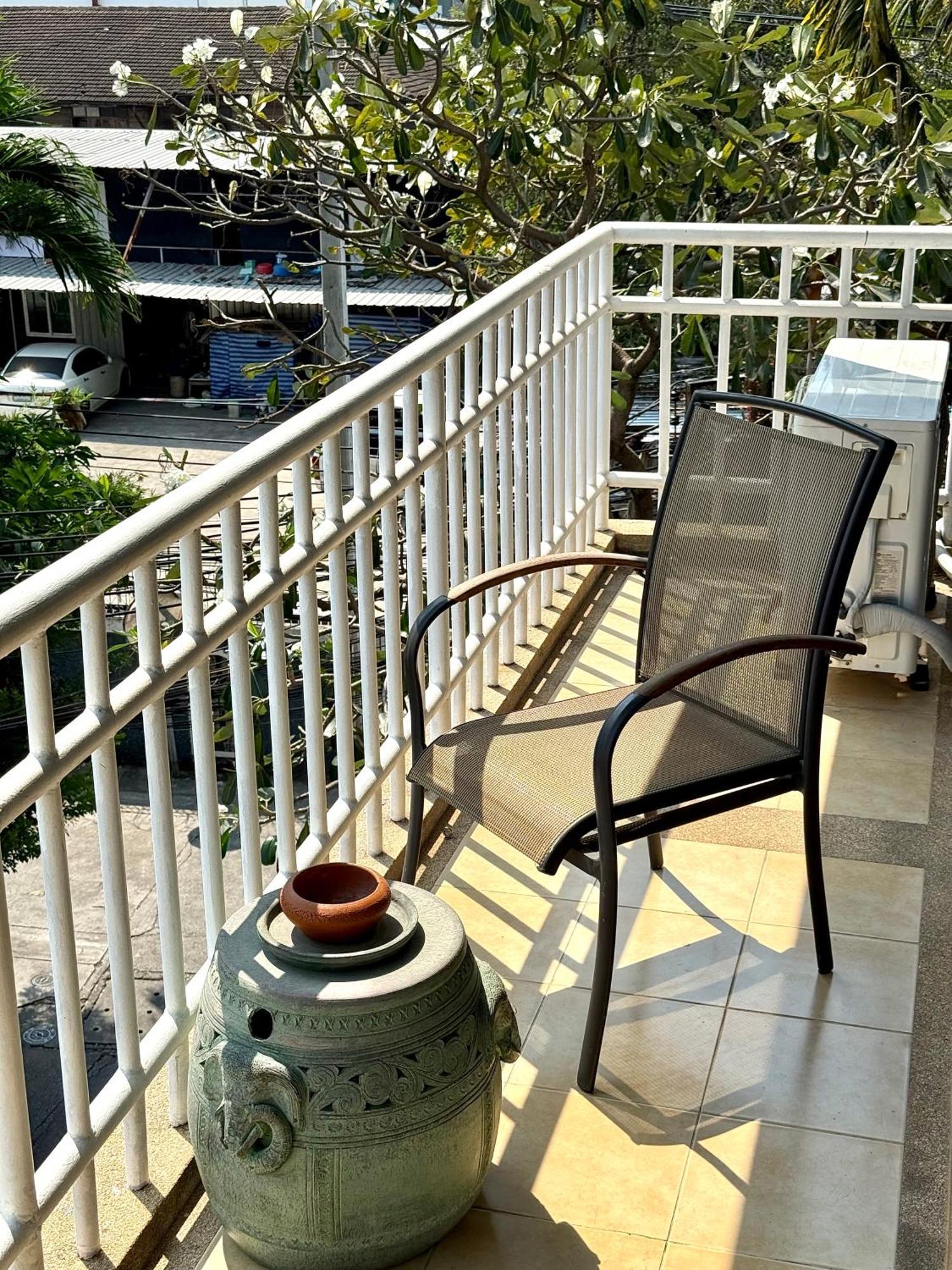 בנגקוק Samsen Suites Spacious 2Br Contemporary Thai Style מראה חיצוני תמונה