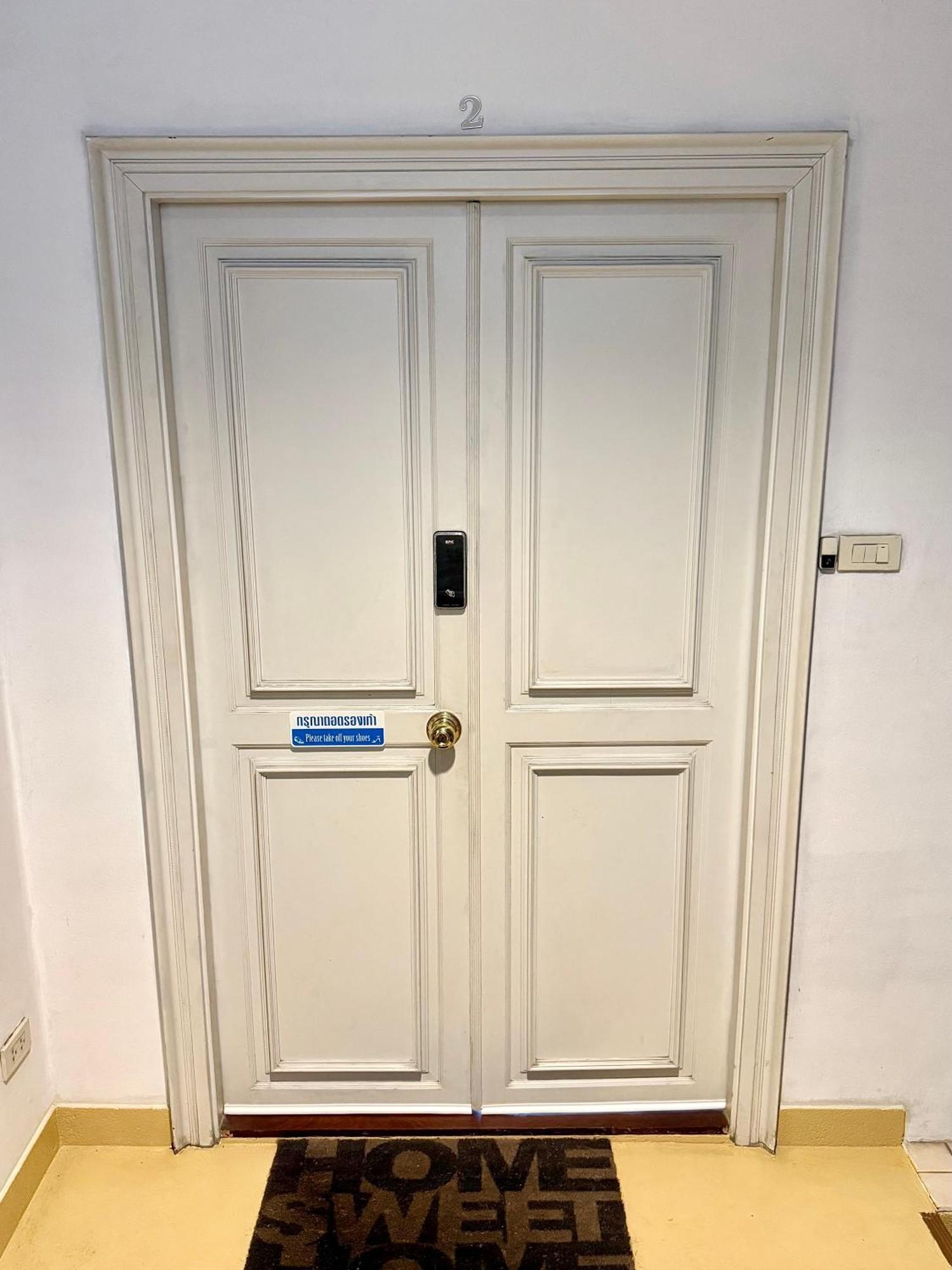 בנגקוק Samsen Suites Spacious 2Br Contemporary Thai Style מראה חיצוני תמונה