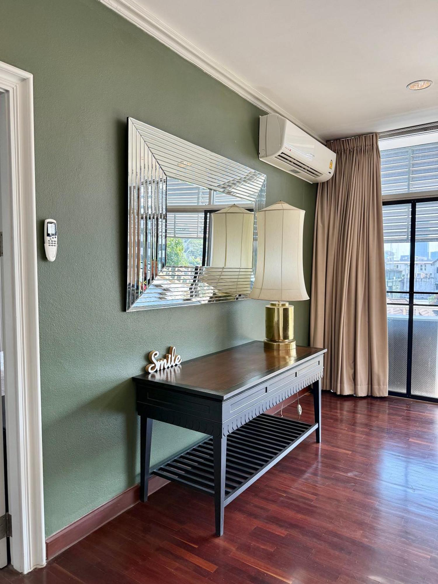 בנגקוק Samsen Suites Spacious 2Br Contemporary Thai Style מראה חיצוני תמונה