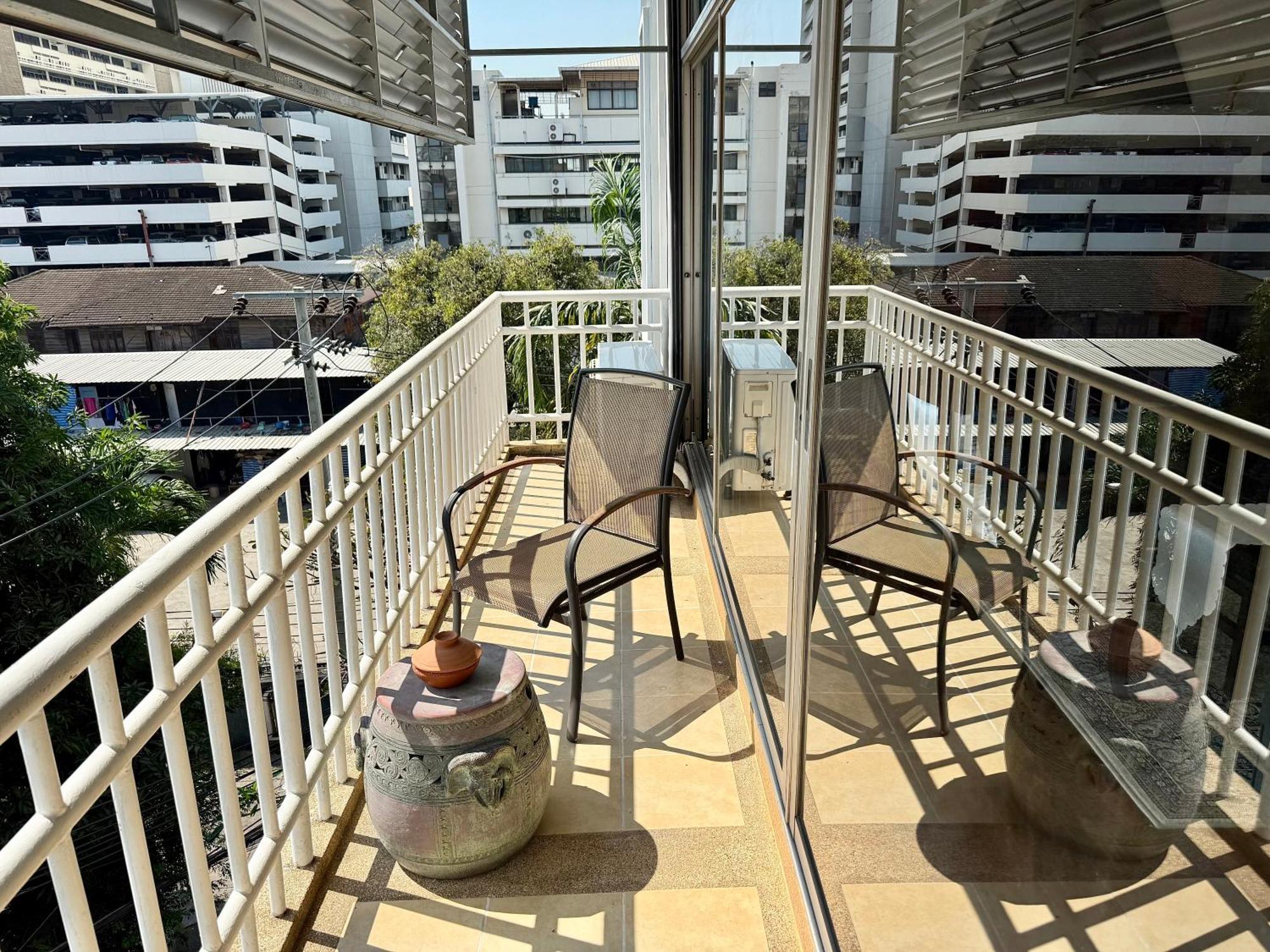 בנגקוק Samsen Suites Spacious 2Br Contemporary Thai Style מראה חיצוני תמונה